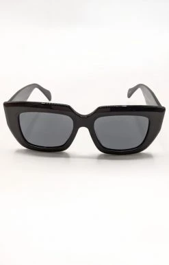 Billini/Banbe - B-1016-The Irina - 61821 BANBE - The Irina Sunglasses - Black/Smoke