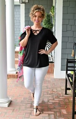 Heimish - BL-ST2231S - 32322 Show You How Top - Black TOPS