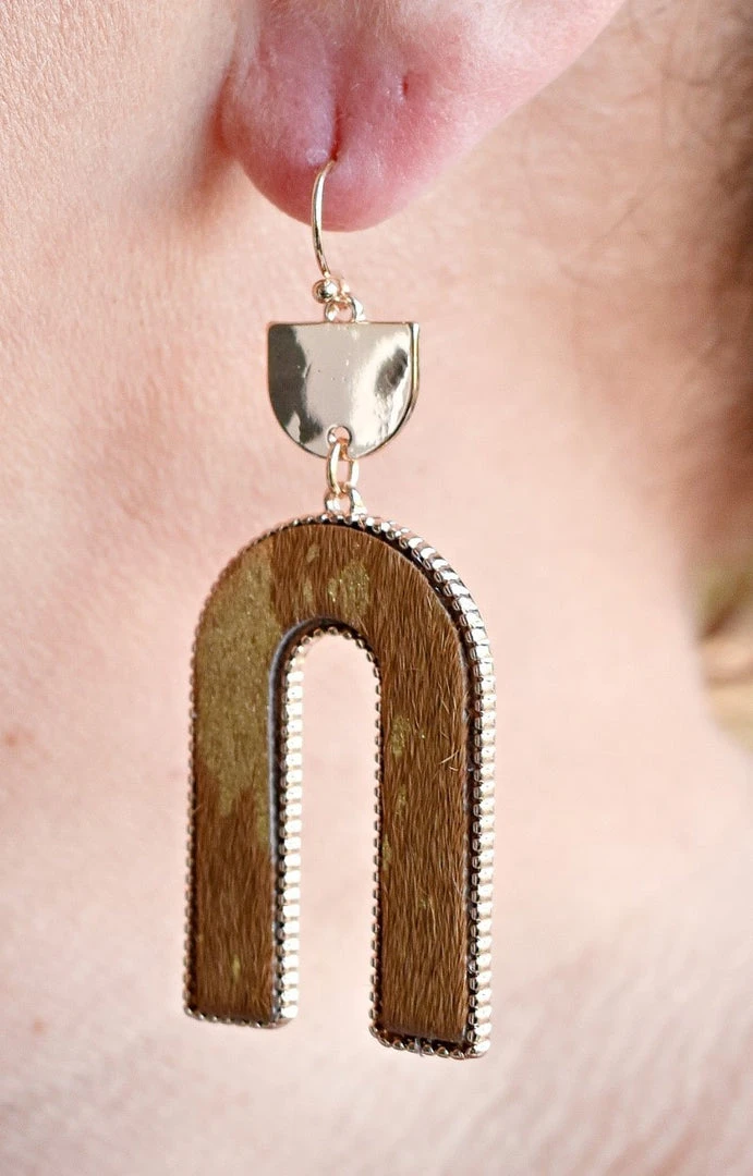 What's Hot - ME90142LBR - 12321 Everybody Wants You Earrings - Brown Accessories