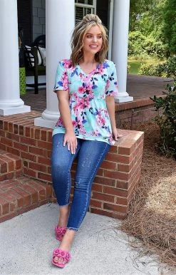 Heimish - ST175-18 - 62322 TOPS Good Times Floral Top - Mint