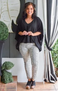 See & Be Seen - P7045 - 81121 BOTTOMS Look So Sweet Snake Print Jegging - Off White