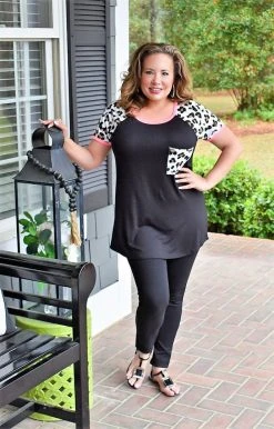 Heimish - BL-ST1302-14 - 31222 TOPS Beauty In The Details Print Top - Black/Leopard