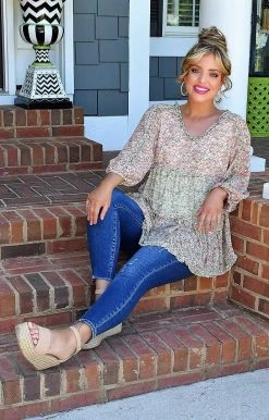 Davi & Dani - DT14232PER - 51522 TOPS Right Above It Floral Colorblock Top