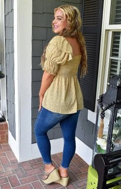 HeySon - ET1256PD - 61622 TOPS Sunshine On My Mind Floral Top - Honey