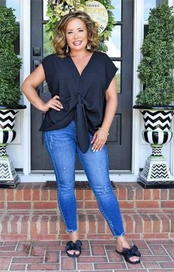 Vision - T6689 - 61422 TOPS Knot That Into You Top - Black