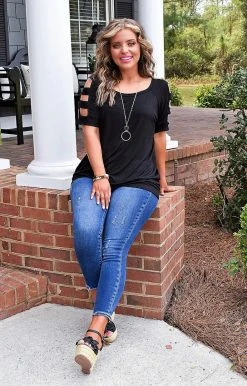 Heimish - BL-ST1687S - 32722 A Cut Above The Rest Top - Black